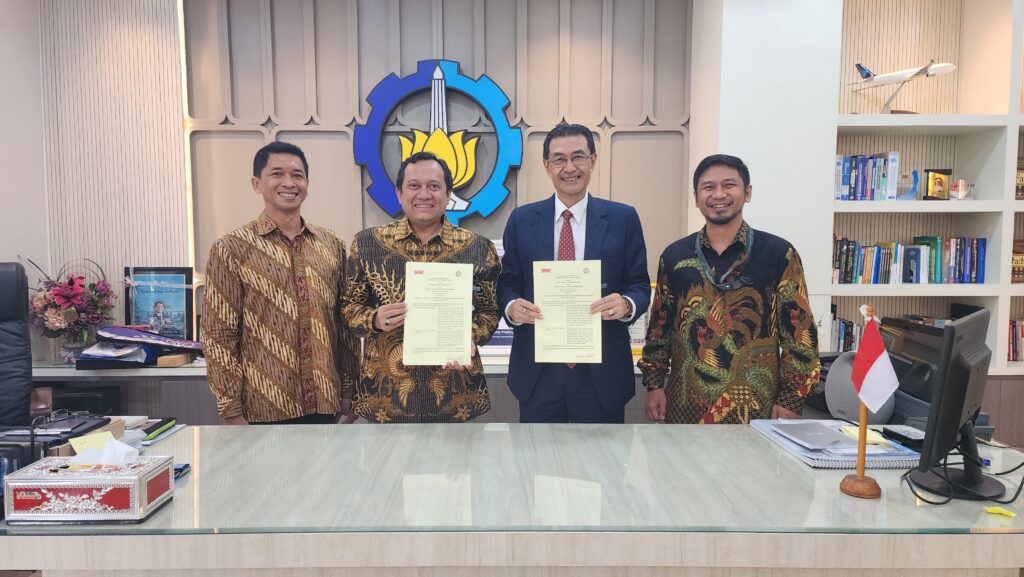 Signs Indonesian Inventors Association, Rektor ITS, Bambang Pramujati; Wakil Rektor Bidang IV ITS, Agus Muhamad Hatta; Ketua Asosiasi Inventor Indonesia, Prof. Didiek Hadjar Goenadi; dan Direktur DRPM ITS, Fadlilatul Taufany