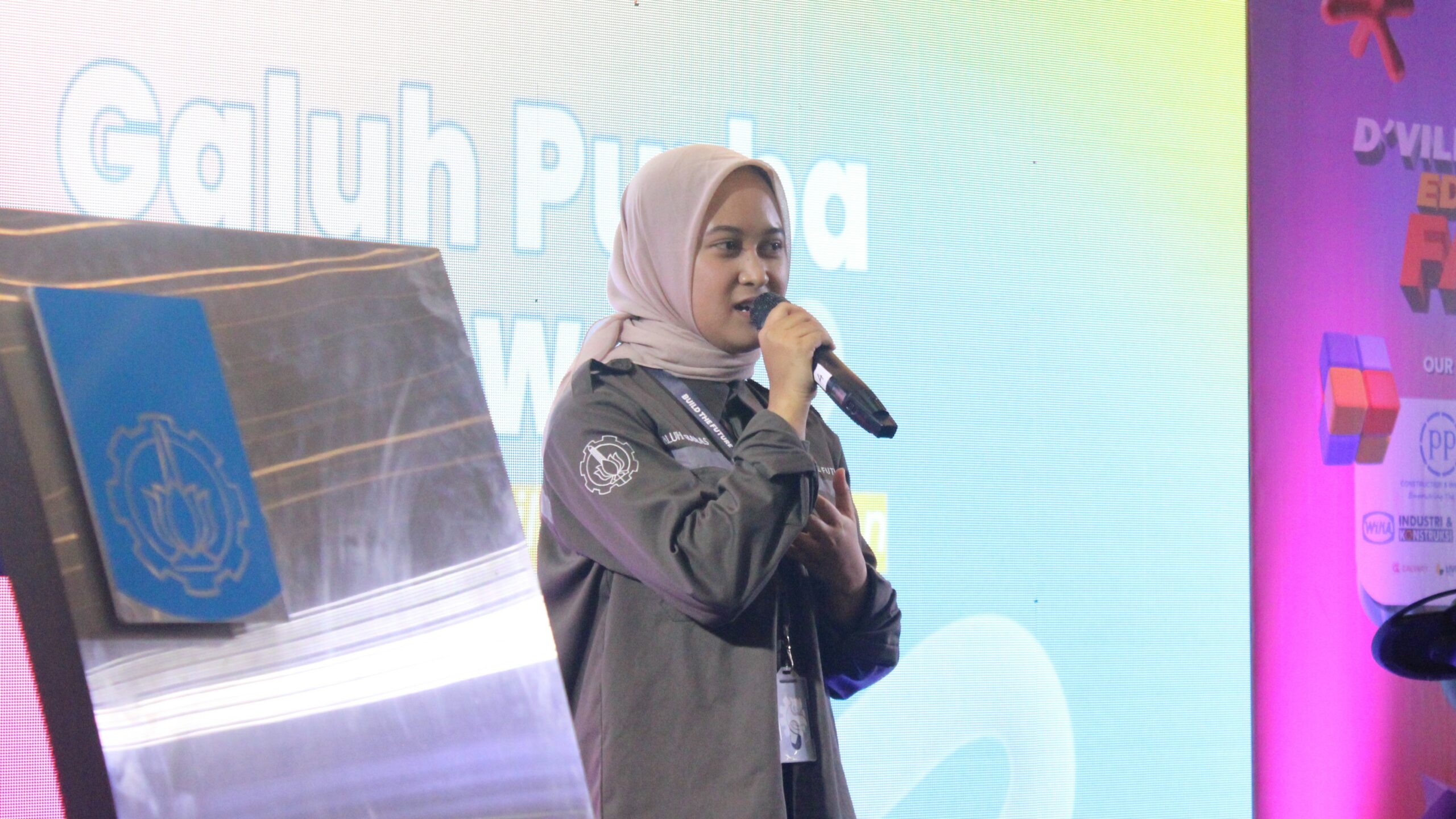 gambar Sambutan Galuh Purba Paraswati sebagai project officer D'VILLAGE 13th Edition