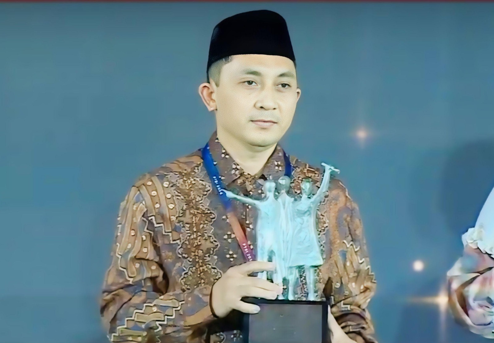 Guru besar ITS Prof Setiyo Gunawan ST PhD IPM saat menerima penghargaan Bank Indonesia (BI) Awards 2024 pada Pertemuan Tahunan Bank Indonesia (PTBI) di Jakarta