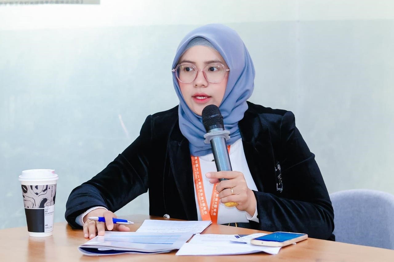 Dosen Kimia ITS Sri Fatmawati SSi MSc PhD berhasil meraih penghargaan Grassroots Science Advice Promotion Awards 2024 yang diselenggarakan oleh INGSA-Asia