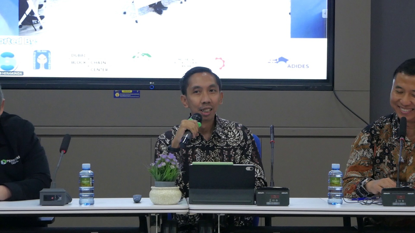 Analis Kebijakan Direktorat Industri Kecil, Menengah dan Aneka Kementerian Perindustrian RI Pradana Puche Widdodo ST ME MPP