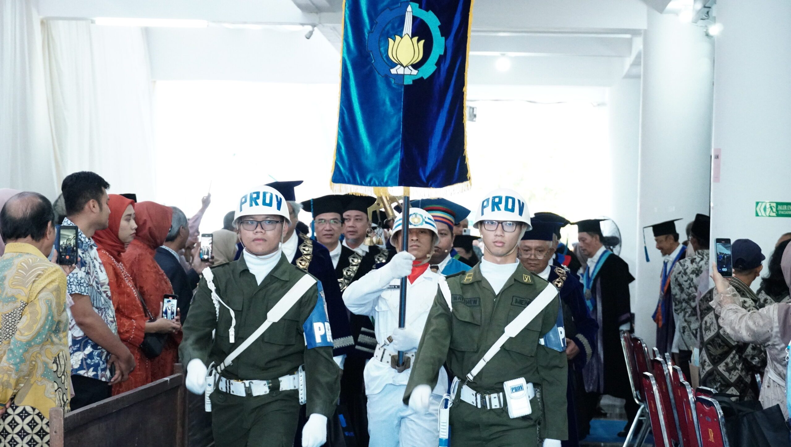 Foto Kegiatan Wisuda ke-130 ITS Day 1