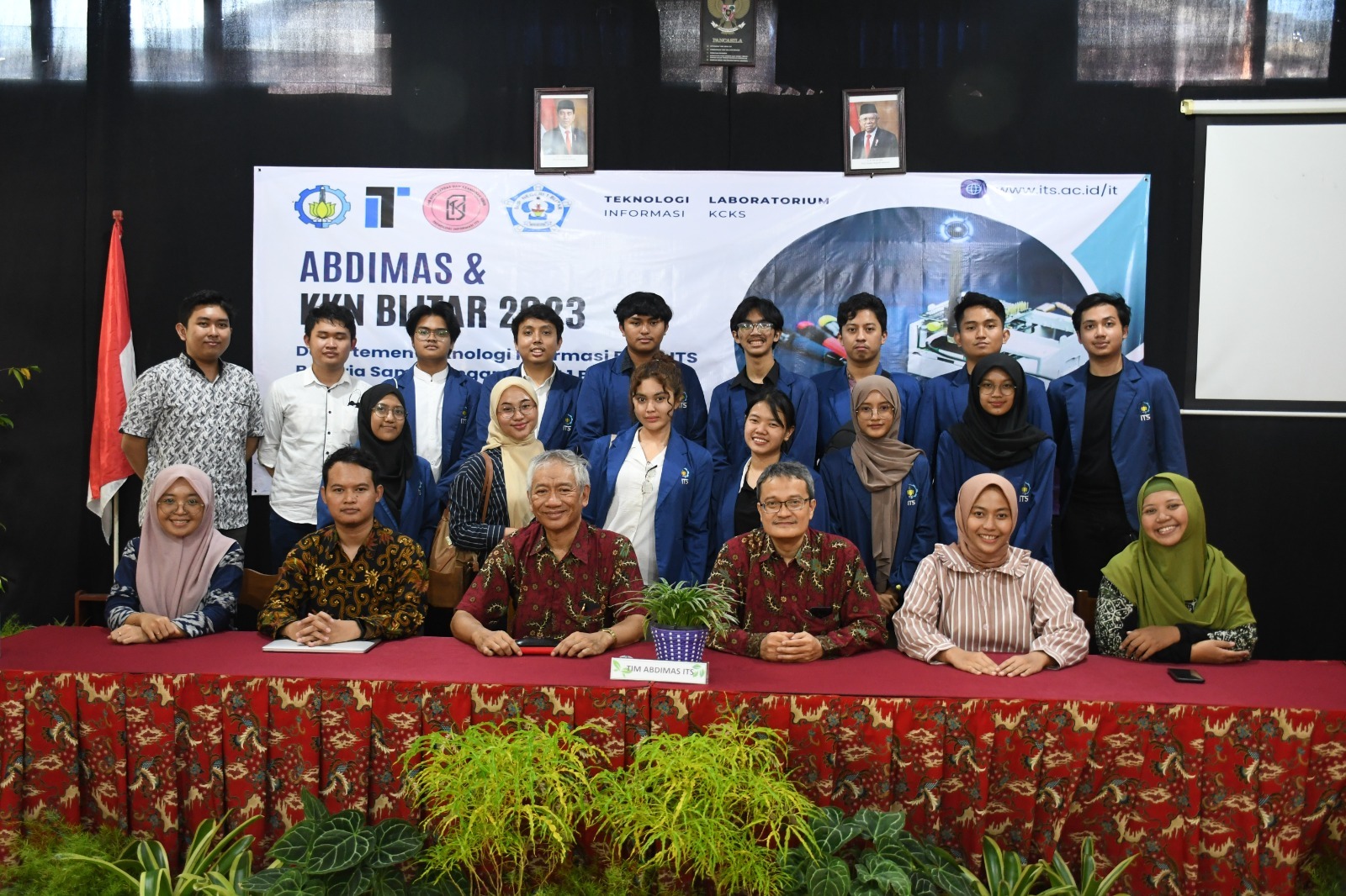 Pelatihan IOT Untuk Guru Sekolah Menengah Pertama Di Kota Blitar ...