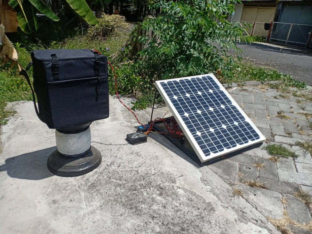 Uji coba pengisian daya kotak VD-BOX dengan panel surya