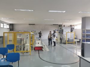 Ruang training (Center of Excellence) yang menjadi satu dengan ruang Robot Industri di ITS