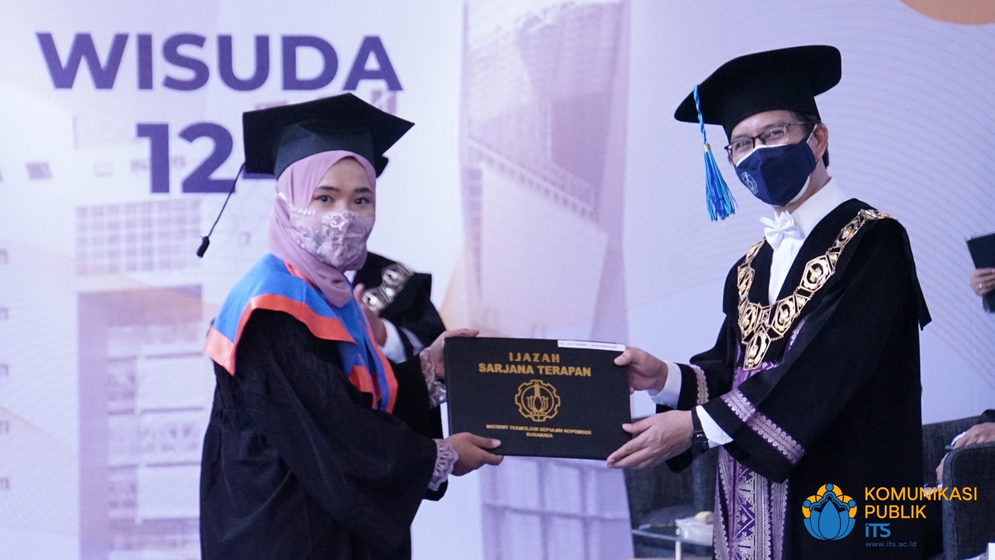 ITS Kukuhkan 870 Wisudawan Di Hari Ketiga Gelaran Wisuda 124 - ITS News