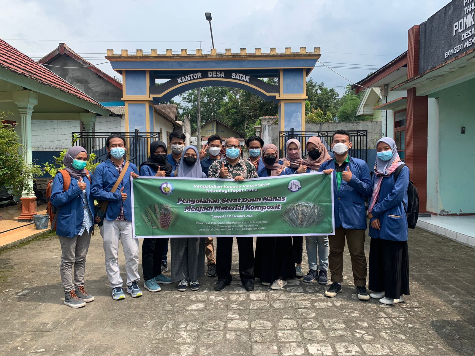 Tim Abmas Departemen Teknik Kimia Industri ITS di Desa Satak, Kabupaten Kediri, Jawa Timur