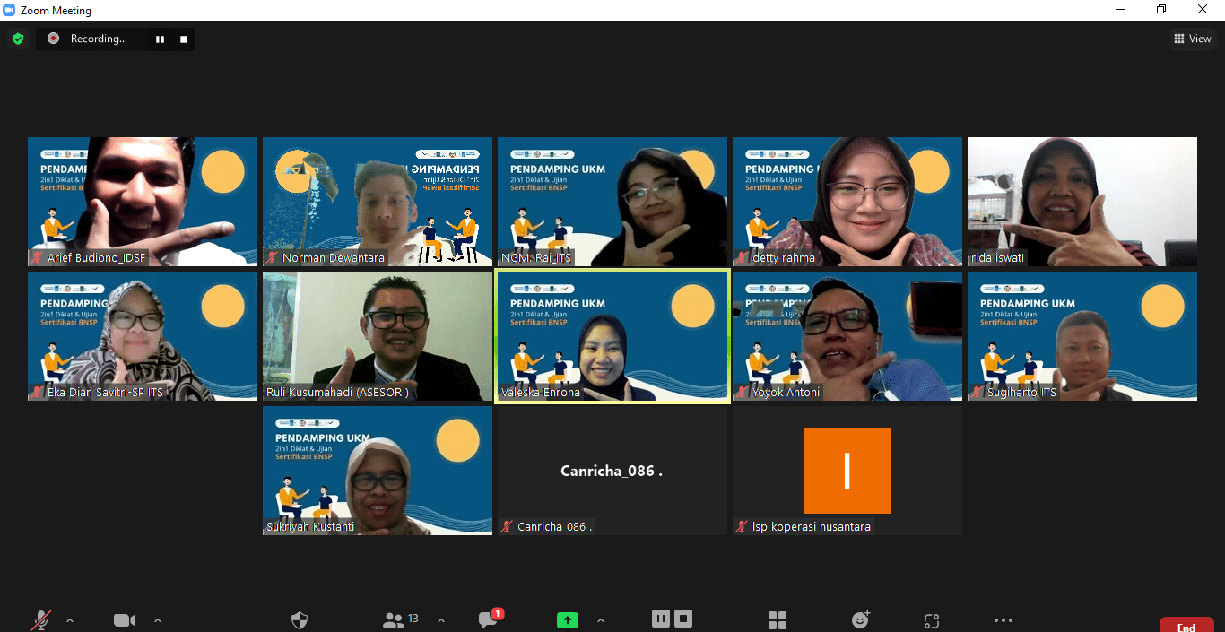 Kegiatan pendidikan dan latihan (diklat) UKM yang diselenggarakan di Zoom Meeting