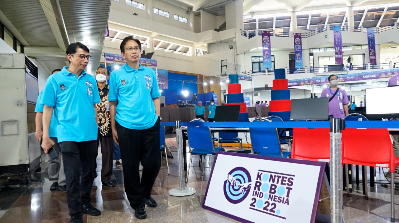 ITS Hosts 121 Teams to Compete the 2022 Indonesian Robot Contest - ITS News
