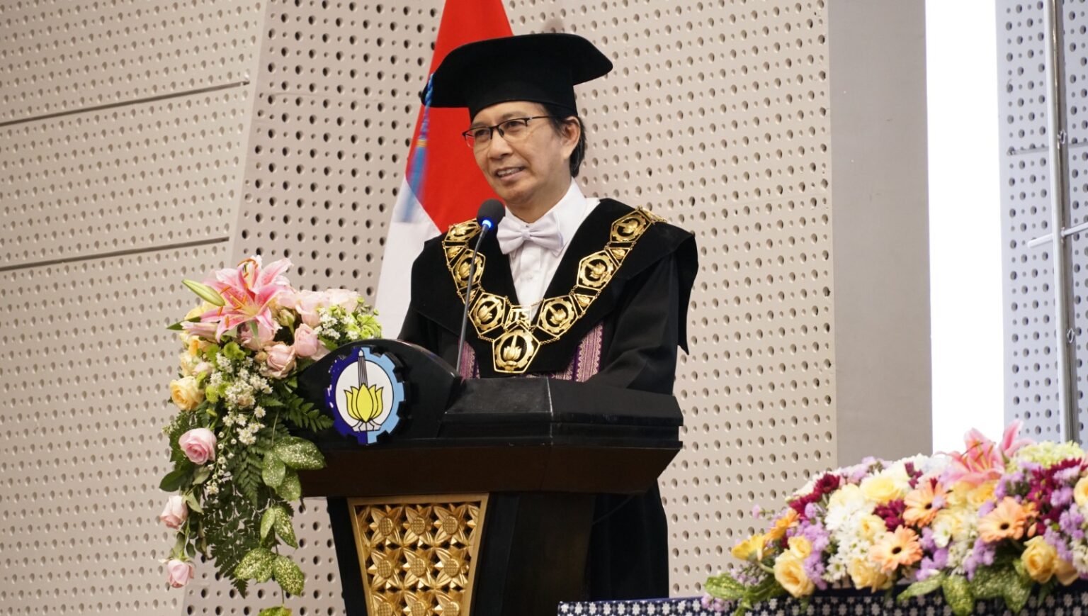 Genapi 162 Profesor, ITS Kembali Kukuhkan Lima Guru Besar Baru - ITS News