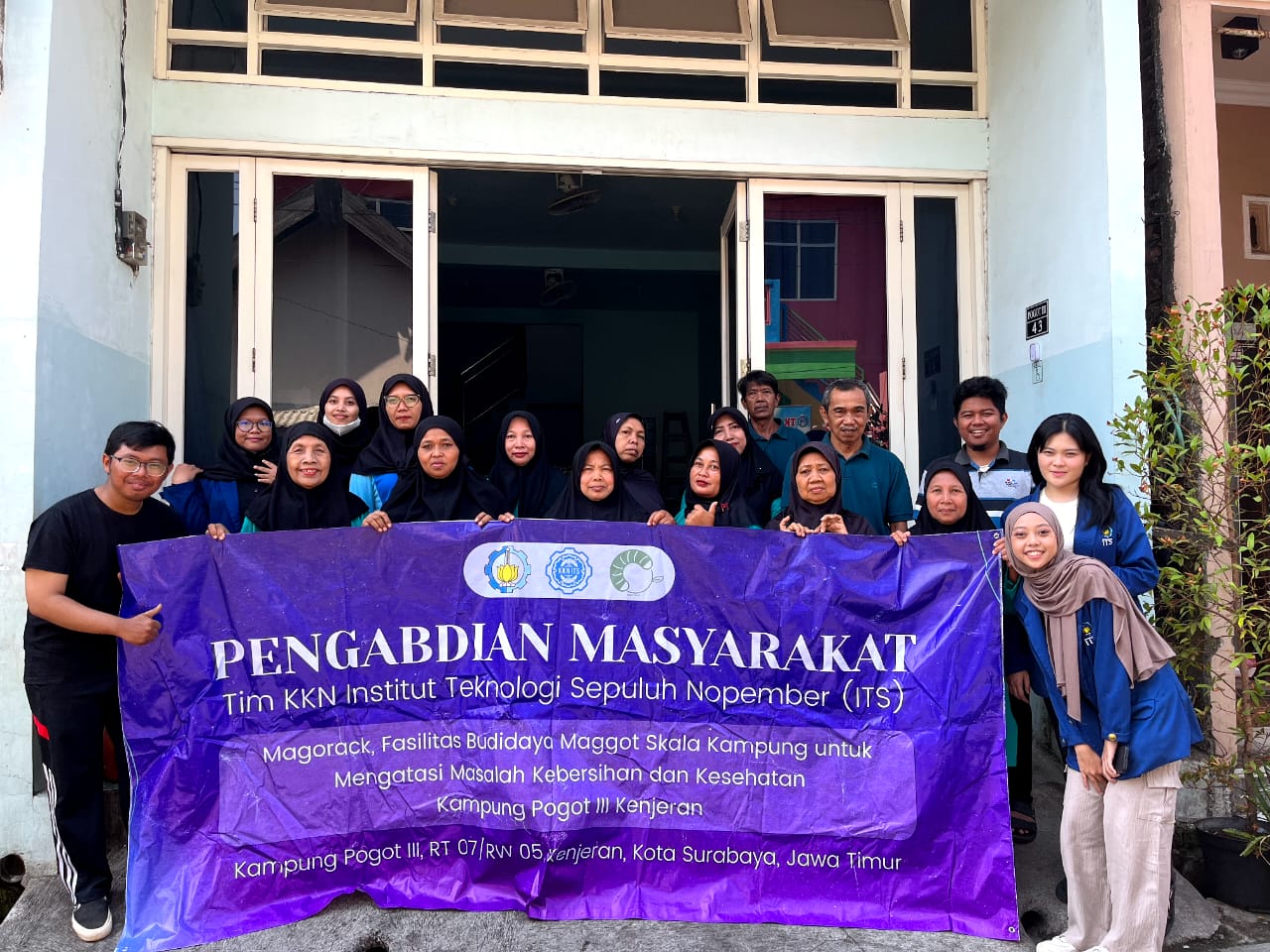 Mahasiswa KKN ITS bersama dengan warga Kampung Pogot III saling berkolaborasi mengembangkan Inovasi Magorack