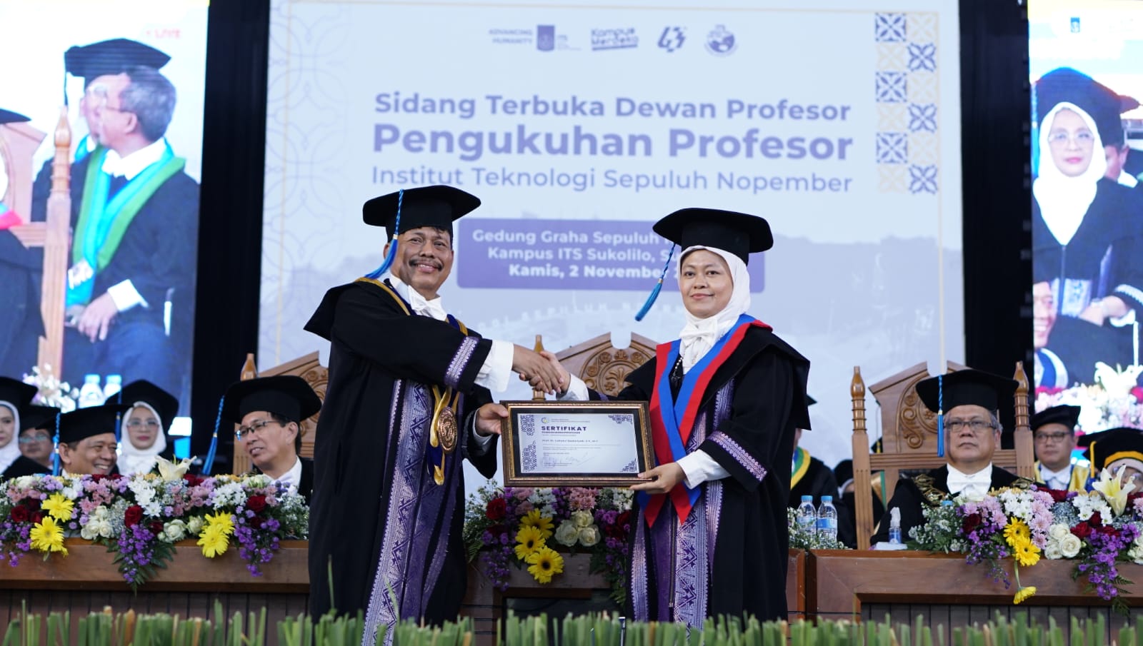 Prof Dr Ir Lailatul Qadariyah ST MT IPM saat dikukuhkan sebagai Profesor ke-171 ITS pada Sidang Terbuka Dewan Profesor ITS