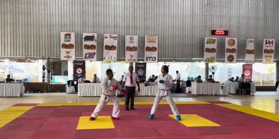 pergulatan karate