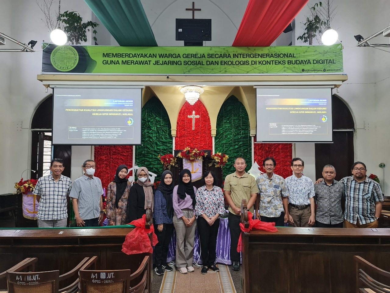 Tim KKN Abmas bersama pihak Gereja GPIB Immanuel Malang.