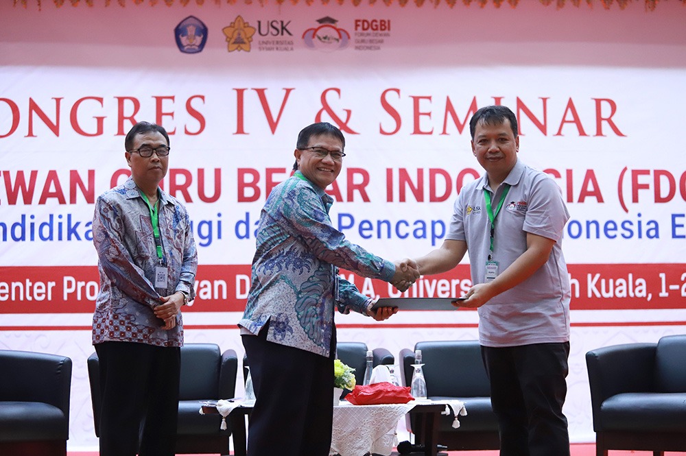 Gambar serah terima jabatan FDGBI