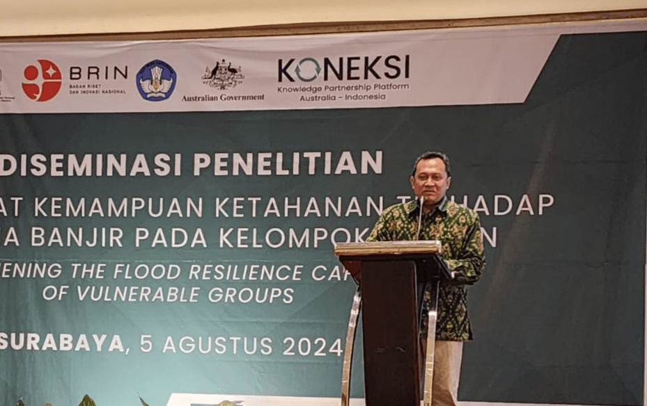 Wakil Rektor ITS Bidang Riset, Inovasi, Kerja Sama, dan Kealumnian Agus Muhamad Hatta ST MSi PhD saat membuka diseminasi penelitian Memperkuat Kemampuan Ketahanan terhadap Bencana Banjir pada Kelompok Rentan, Senin (5/8)