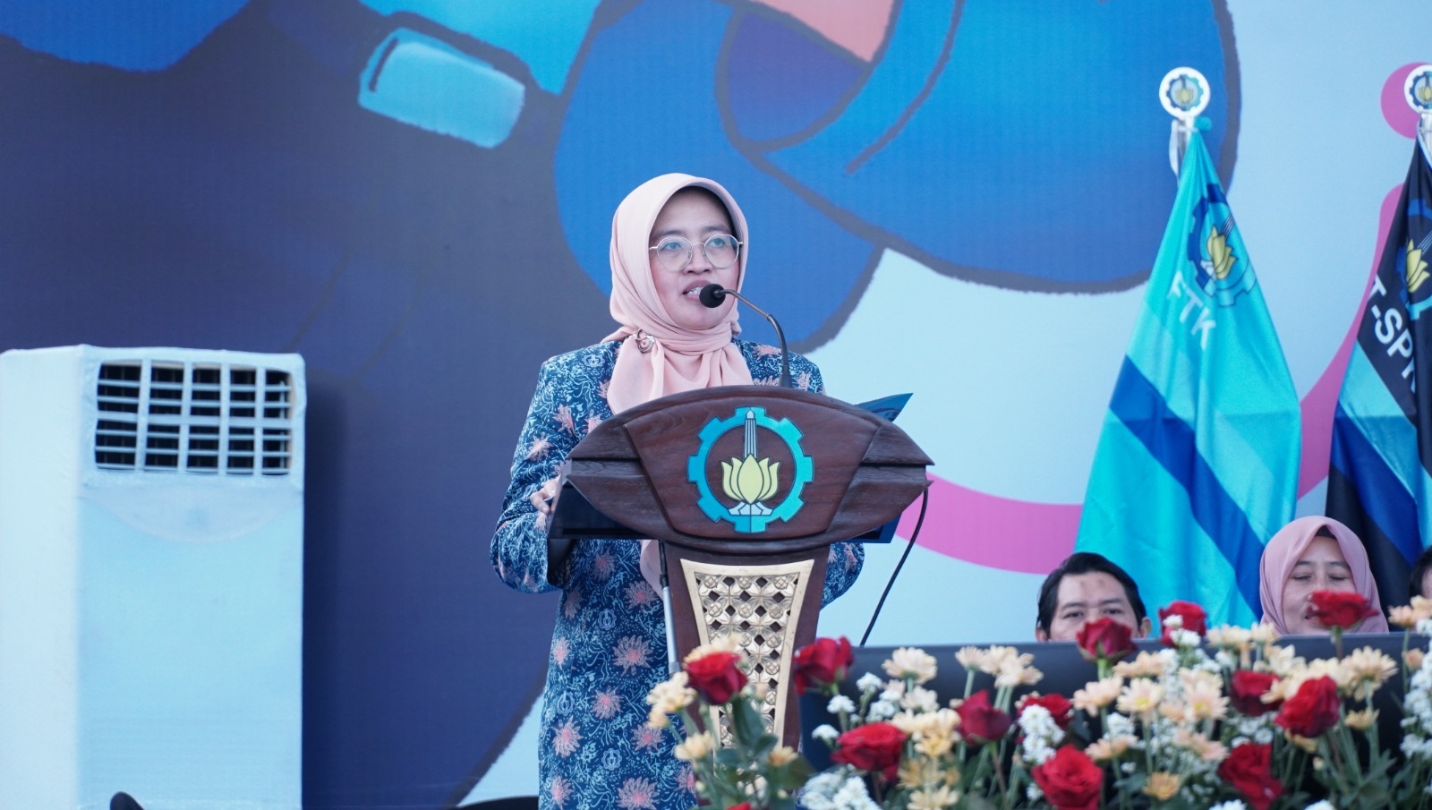 Wakil Rektor I Bidang Akademik dan Kemahasiswaan ITS, Prof Nurul Widiastuti SSi MSi PhD saat melaporkan mengenai jumlah penerimaan maba ITS tahun akademik 20242025