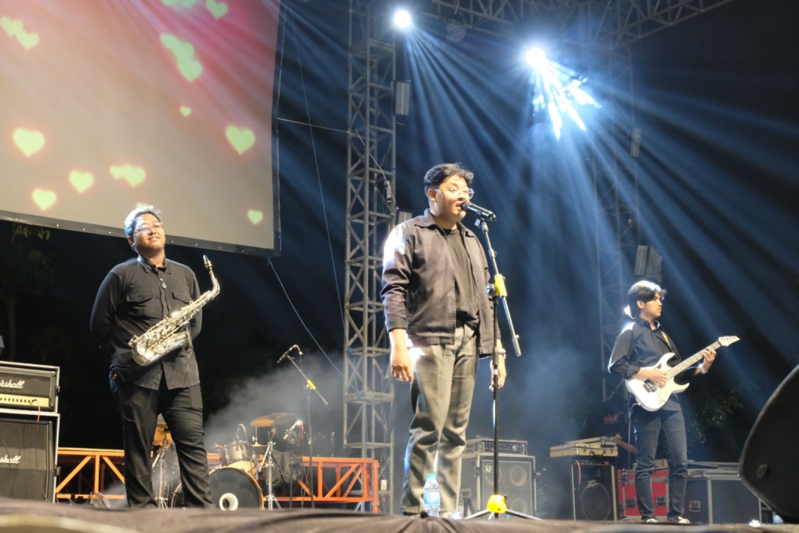 Penampilan ITS Jazz saat membawakan berbagai lagu pada gelaran UKM Expo 2024