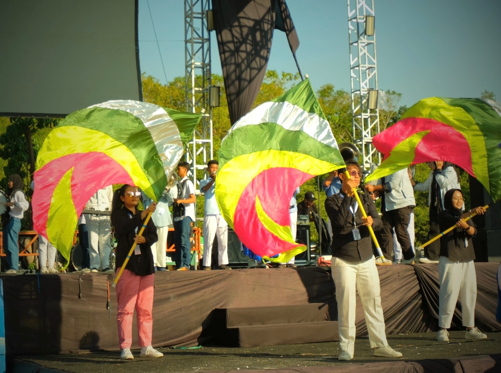 Penampilan marching band ITS sebagai pembuka acara UKM Expo 2024