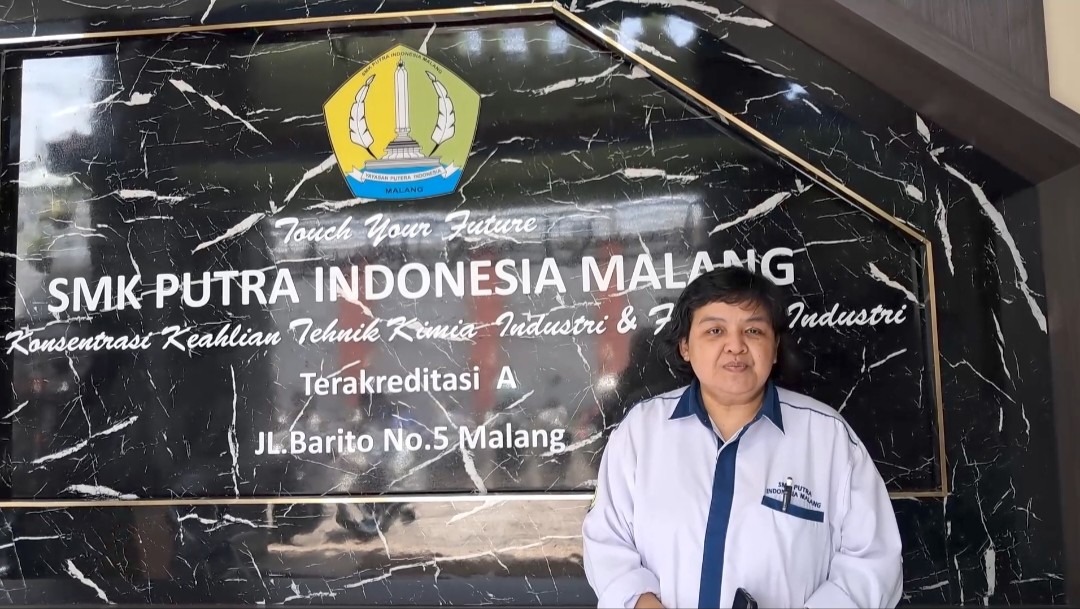 Gambar salah satu peserta pelatihan kompetensi aplikasi mikrobiologi industri DTKI ITS 