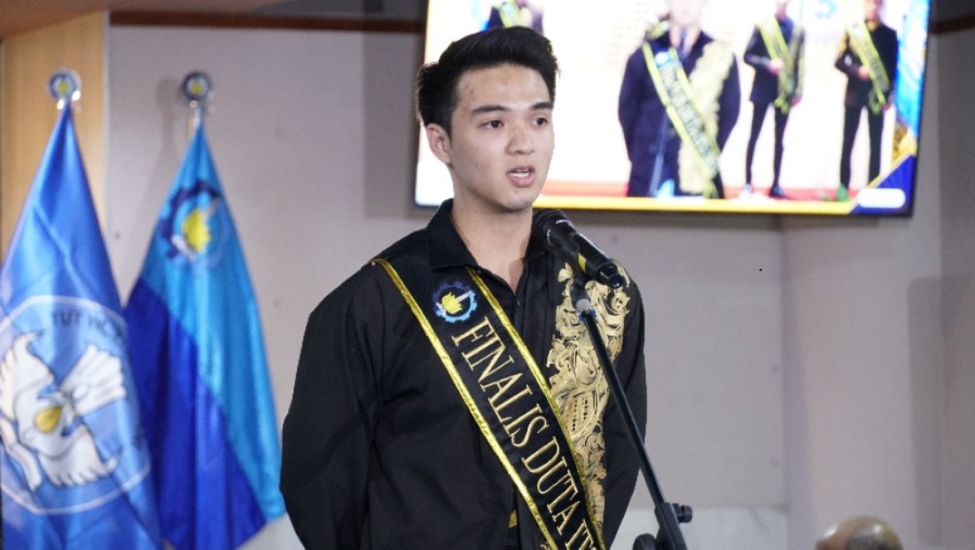 Wisudawan sarjana terbaik ITS Johnathan Philbert saat terpilih sebagai finalis Duta Kampus ITS 2022