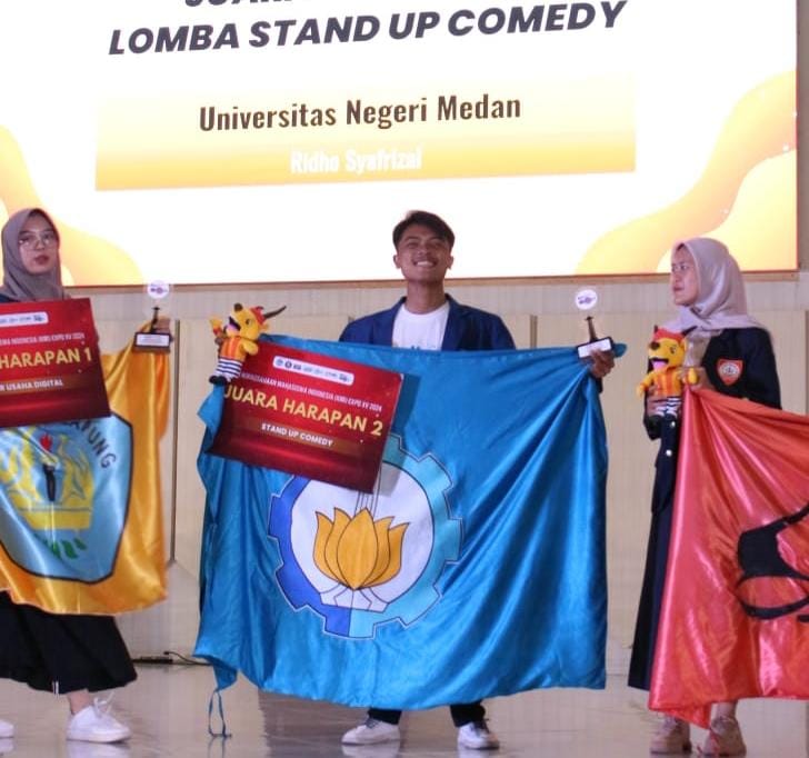 Mahasiswa Departemen Teknik Sistem dan Industri ITS Muhammad Haikal Fikri Azhari yang menyabet Juara Harapan II kategori Stand Up Comedy