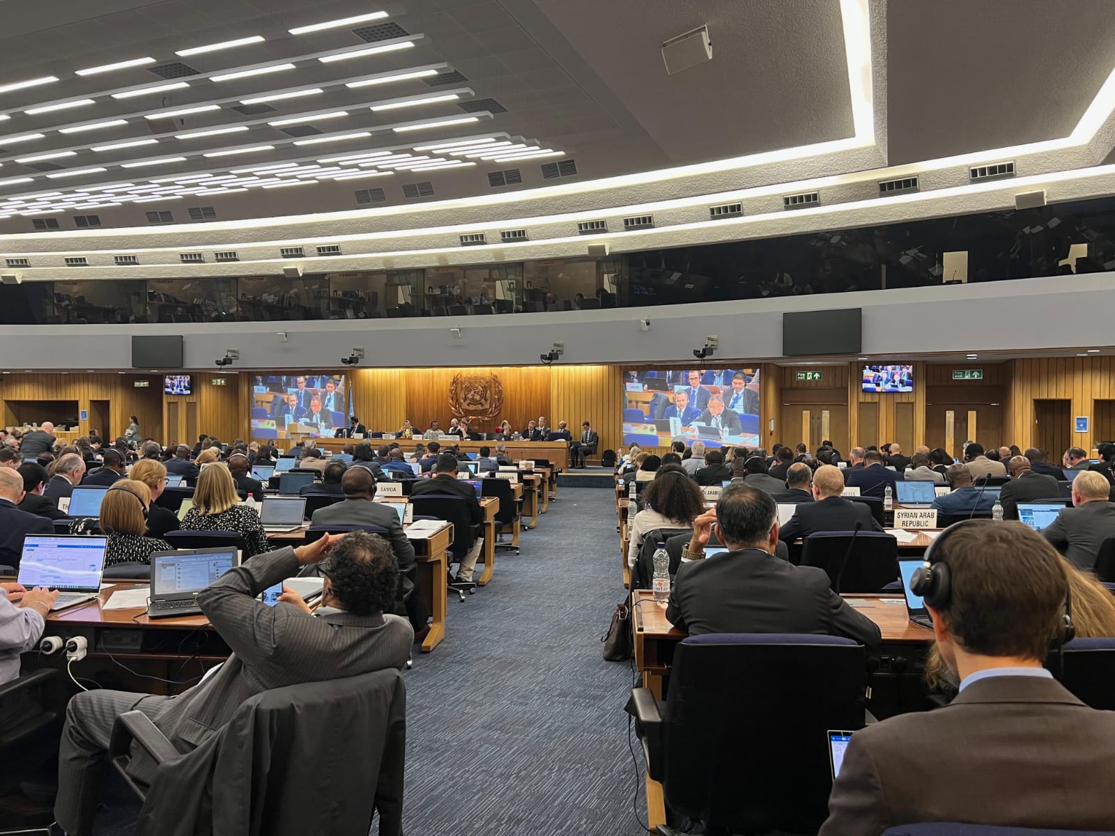 Suasana pembacaan pernyataan dari Indonesia di Plenary setelah Nusa Penida dan Gili Matra di Selat Lombok secara resmi ditetapkan sebagai PSSA oleh IMO di London