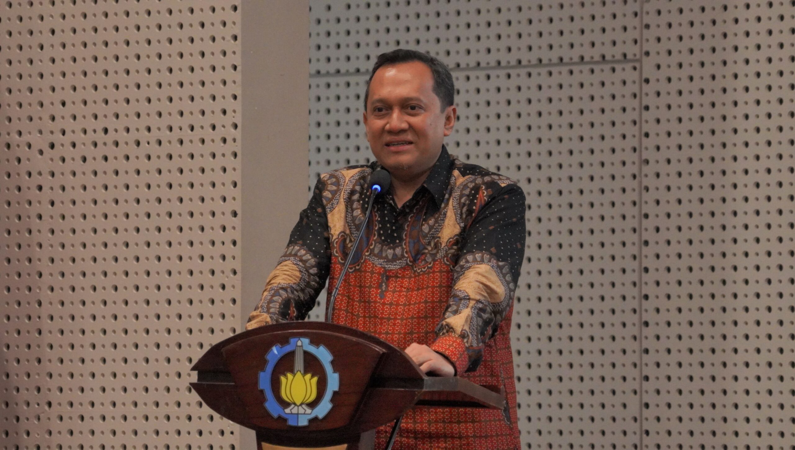 Agus Muhammad Hatta ST MSi PhD memberikan sambutan acara IGNITE 2024