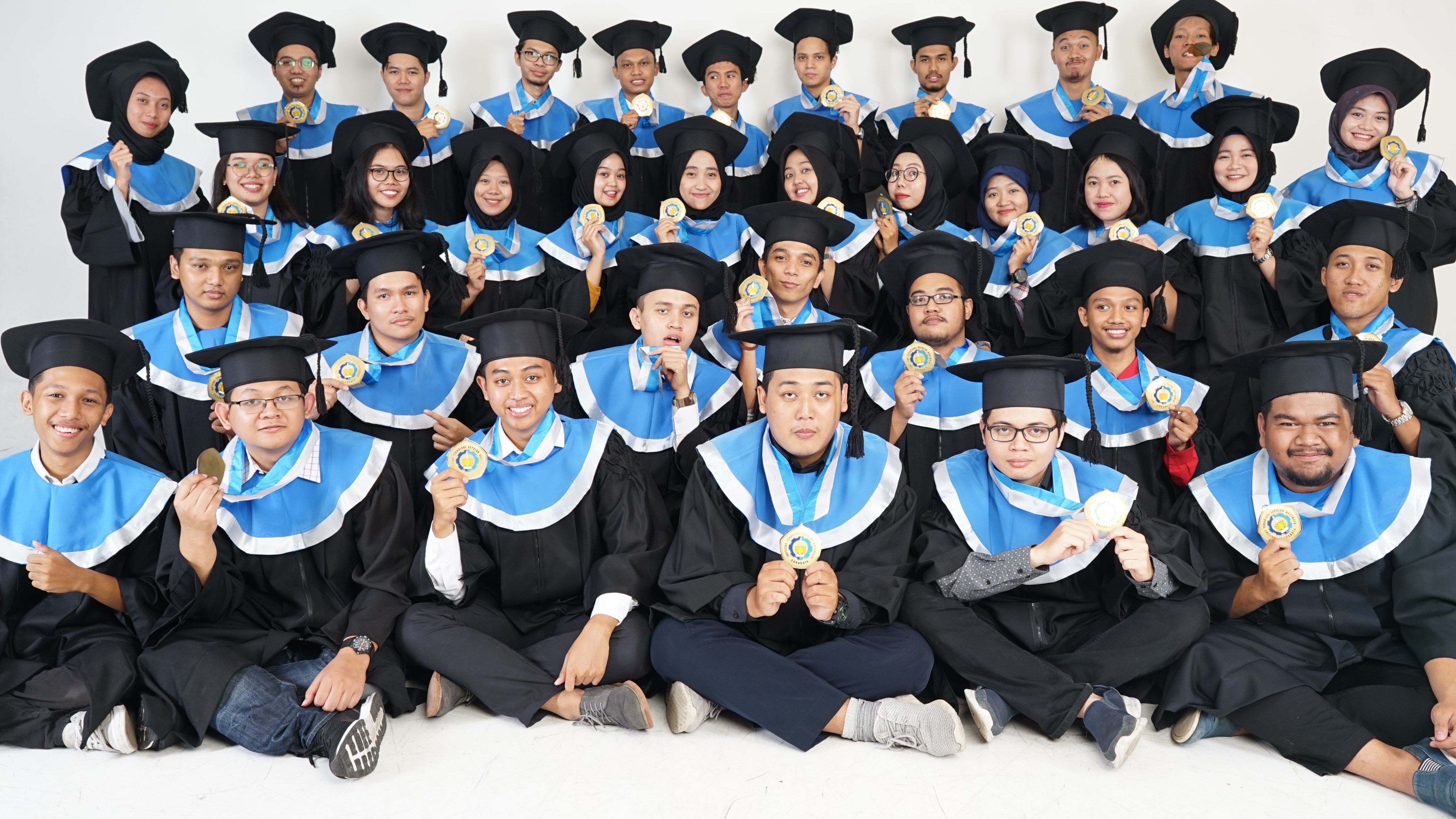 Daftar Alumni - Departemen Sistem Informasi