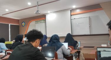 Pelatihan Website Untuk Dosen, tenaga Pendidik, dan mahasiswa DTKI